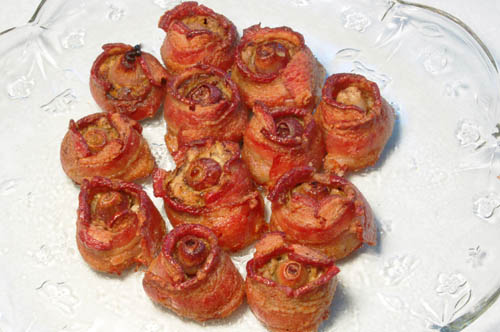 Bacon-Wrapped Mushrooms with Artichoke Stuffing