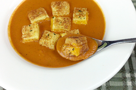 Spicy Tomato-Basil Soup with Grilled Cheese Croutons (via patiodaddiobbq.com)