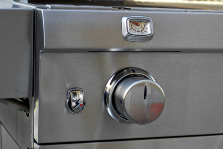 Review: SABER® Infrared Gas Grill (via patiodaddiobbq.com)