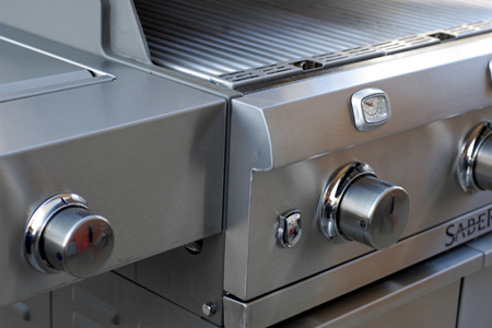 Review: SABER® Infrared Gas Grill (via patiodaddiobbq.com)