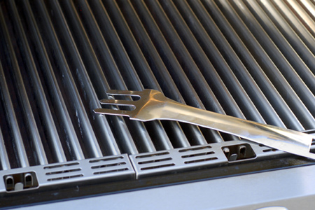 Review: SABER® Infrared Gas Grill (via patiodaddiobbq.com)